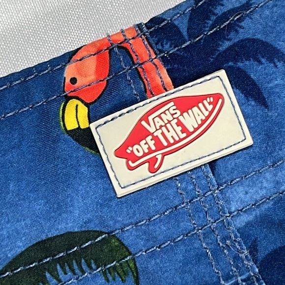 VANS Flamingo 10” Board Shorts Swim Trunks size 34, excellent condition! - Picture 10 of 12
